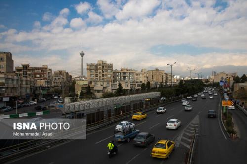 آسمانی ابری همراه با کاهش کیفیت هوا در انتظار تهران