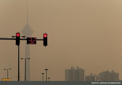 تصمیمات نیم بند و دیرهنگام کارگروه اضطرار آلودگی هوای تهران دردی را از مردم دوا نمی کند