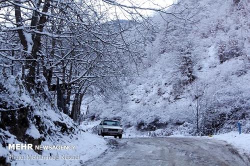 ادامه بارش برف در اصفهان