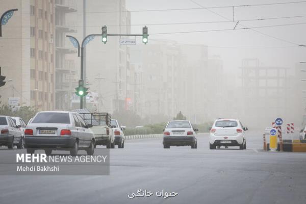 شعاع دید در مناطقی از اصفهان به ۷۰۰ متر کاهش یافت