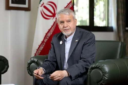اعتماد ایرانی ها خارج از کشور باید بازسازی شود