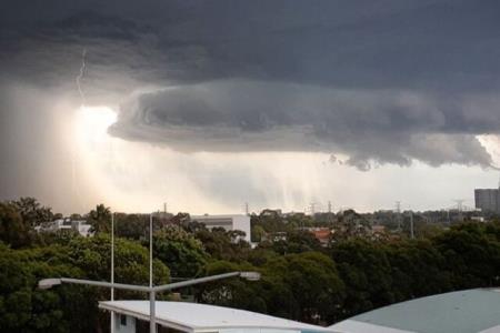 وقوع رگبار رعد و برق و باران در بعضی استان های كشور